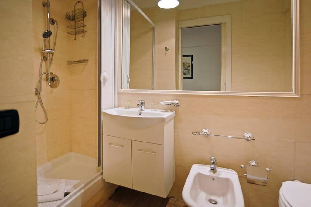 Vatican Luxury Apartment With Terrace - 7 People Roma Exterior foto